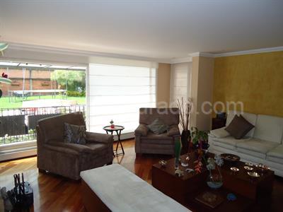 Casa de 4 alcobas en venta en San Jose De Bavaria, Bogotá, 899 m² · foto 2 de 6