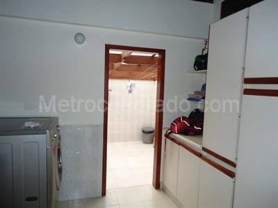 Casa de 4 alcobas en venta en Nueva Autopista Norte, Bogotá, 708 m² · foto 2 de 17