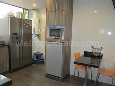 Apartamento de 3 alcobas en venta en Chico, Bogotá, 201 m² · foto 4 de 20