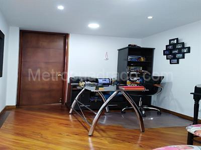 Apartamento de 4 alcobas en venta en Santa Barbara, Bogotá, 188 m² · foto 8 de 20
