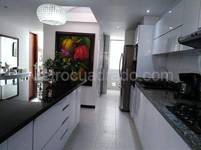 Apartamento de 4 alcobas en venta en Santa Barbara, Bogotá, 188 m² · foto 3 de 20