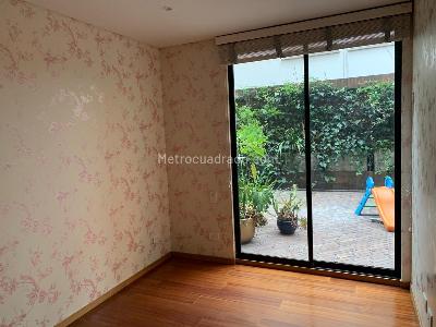 Apartamento de 3 alcobas en venta en El Virrey, Bogotá, 300 m² · foto 17 de 20