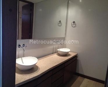 Apartamento de 3 alcobas en venta en La Carolina, Bogotá, 160 m² · foto 12 de 17