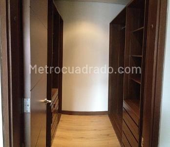 Apartamento de 3 alcobas en venta en La Carolina, Bogotá, 160 m² · foto 11 de 17