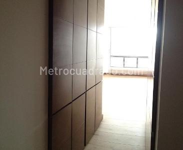 Apartamento de 3 alcobas en venta en La Carolina, Bogotá, 160 m² · foto 6 de 17