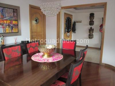 Apartamento de 3 alcobas en venta en Chico Norte, Bogotá, 201 m² · foto 4 de 20