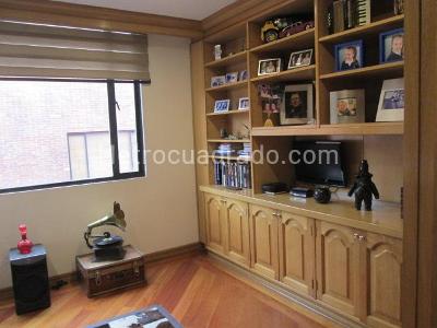 Apartamento de 3 alcobas en venta en Chico Norte, Bogotá, 201 m² · foto 10 de 20