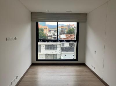 Apartamento de 3 alcobas en venta en Chico Navarra, Bogotá, 150 m² · foto 9 de 20