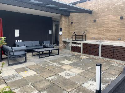 Apartamento de 3 alcobas en venta en Chico Navarra, Bogotá, 150 m² · foto 15 de 20