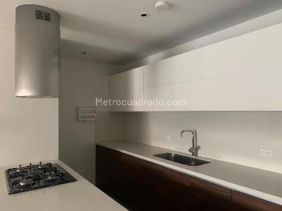 Apartamento de 3 alcobas en venta en Chico Navarra, Bogotá, 150 m² · foto 4 de 20