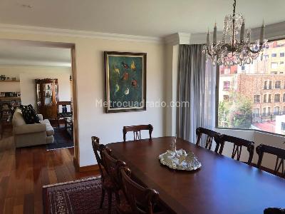 Apartamento de 3 alcobas en venta en Chico, Bogotá, 272 m² · foto 9 de 20