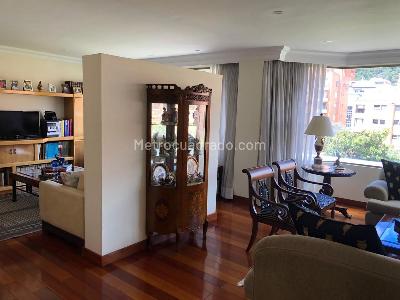 Apartamento de 3 alcobas en venta en Chico, Bogotá, 272 m² · foto 2 de 20