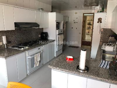 Apartamento de 3 alcobas en venta en Chico, Bogotá, 272 m² · foto 10 de 20