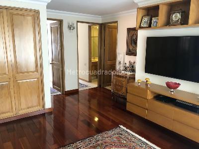 Apartamento de 3 alcobas en venta en Chico, Bogotá, 272 m² · foto 14 de 20