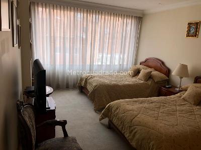 Apartamento de 3 alcobas en venta en Chico, Bogotá, 272 m² · foto 17 de 20