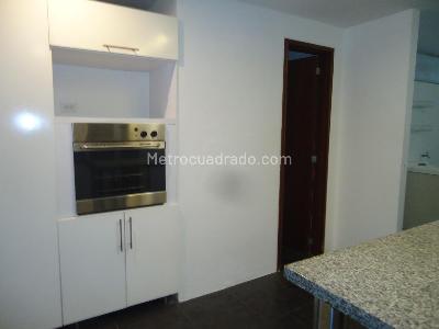 Apartamento de 3 alcobas en venta en Altos De Chico, Bogotá, 155 m² · foto 11 de 16