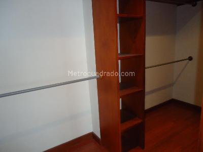 Apartamento de 3 alcobas en venta en Altos De Chico, Bogotá, 155 m² · foto 3 de 16