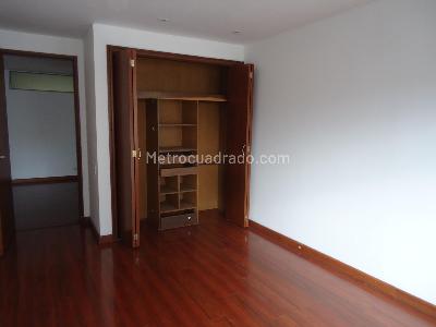 Apartamento de 3 alcobas en venta en Altos De Chico, Bogotá, 155 m² · foto 5 de 16