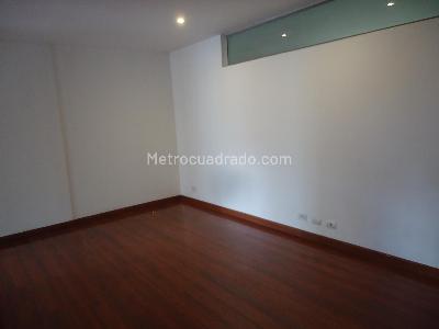 Apartamento de 3 alcobas en venta en Altos De Chico, Bogotá, 155 m² · foto 8 de 16