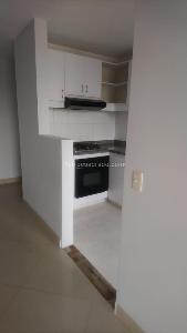 Apartamento de 3 alcobas en venta en Modelia Imperial, Bogotá, 83 m² · foto 3 de 19