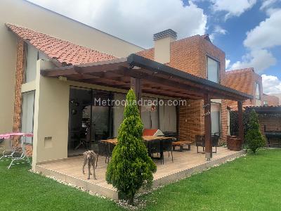 Casa de 3 alcobas en venta en Condominio Badalona Reservado Cajica, Cajicá, 153 m² · foto 1 de 19