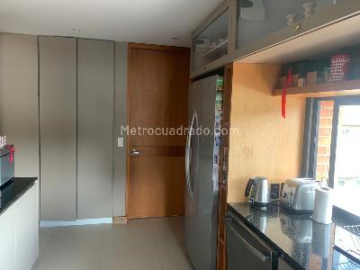 Apartamento de 4 alcobas en venta en Chico, Bogotá, 213 m² · foto 8 de 19