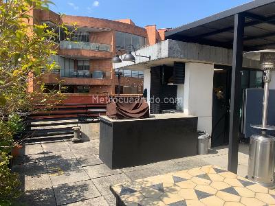 Apartamento de 4 alcobas en venta en Chico, Bogotá, 213 m² · foto 2 de 19