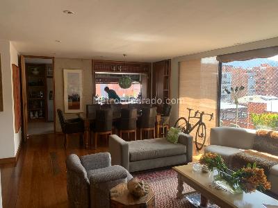 Apartamento de 4 alcobas en venta en Chico, Bogotá, 213 m² · foto 3 de 19