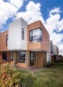 Casa de 3 alcobas en venta en Conjunto Oikos Savanna Monterrey, Cajicá, 130 m² · foto 2 de 19