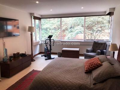 Apartamento de 3 alcobas en venta en Los Rosales, Bogotá, 218 m² · foto 11 de 15