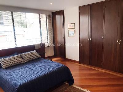 Apartamento de 3 alcobas en venta en Los Rosales, Bogotá, 218 m² · foto 12 de 15