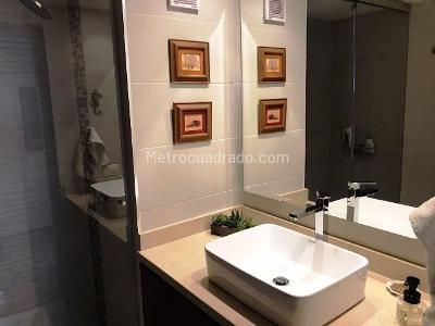 Apartamento de 3 alcobas en venta en Los Rosales, Bogotá, 218 m² · foto 13 de 15