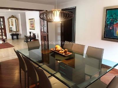 Apartamento de 3 alcobas en venta en Los Rosales, Bogotá, 218 m² · foto 4 de 15