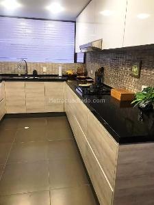Apartamento de 3 alcobas en venta en Los Rosales, Bogotá, 218 m² · foto 9 de 15