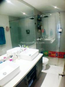 Apartamento de 3 alcobas en venta en Los Rosales, Bogotá, 165 m² · foto 6 de 9