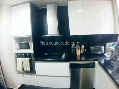 Apartamento de 3 alcobas en venta en Los Rosales, Bogotá, 165 m² · foto 3 de 9