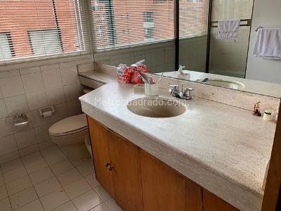 Apartamento en arriendo en Las Rosales, Bogotá · foto 13 de 15