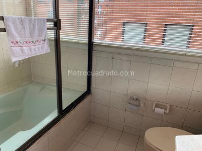 Apartamento en arriendo en Las Rosales, Bogotá · foto 14 de 15