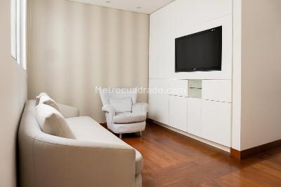 Apartamento de 3 alcobas en venta en Chico Reservado, Bogotá, 181 m² · foto 12 de 20