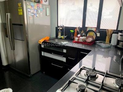Apartamento de 3 alcobas en venta en Bella Suiza, Bogotá, 124 m² · foto 4 de 16