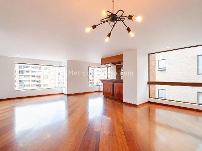 Apartamento de 3 alcobas en venta en La Carolina, Bogotá, 162 m² · foto 6 de 17
