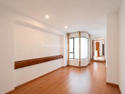 Apartamento de 3 alcobas en venta en La Carolina, Bogotá, 162 m² · foto 7 de 17