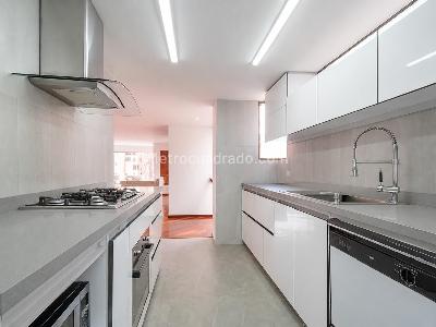 Apartamento de 3 alcobas en venta en La Carolina, Bogotá, 162 m² · foto 10 de 17