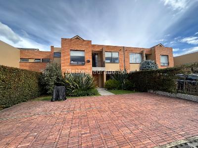 Casa de 3 alcobas en venta en Hacienda Fontanar, Chía, 225 m² · foto 2 de 20