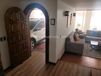Casa en venta en Cedritos, Bogotá · foto 2 de 18