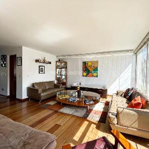 Casa de 4 alcobas en venta en Pontevedra, Bogotá, 247 m² · foto 2 de 11