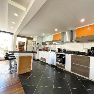 Casa de 4 alcobas en venta en Pontevedra, Bogotá, 247 m² · foto 3 de 11