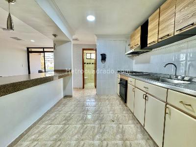 Apartamento en venta en El Rodadero Sur, Santa Marta · foto 9 de 18