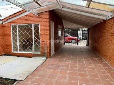 Casa de 3 alcobas en venta en Lisboa Nuevo Country, Bogotá, 195 m² · foto 16 de 20