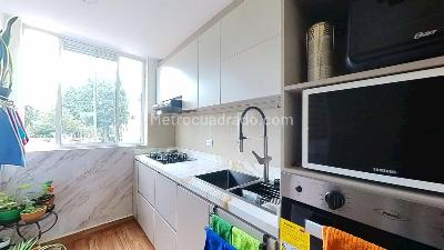 Apartamento de 3 alcobas en venta en Pinar Alto, Bogotá, 79 m² · foto 7 de 16